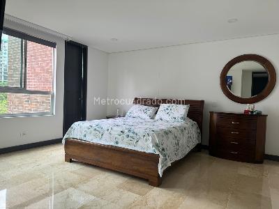 Apartamento de 3 alcobas en venta en Castropol, Medellín, 139 m² · foto 9 de 12