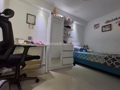 Apartamento de 4 alcobas en venta en La Castellana, Medellín, 82 m² · foto 10 de 15