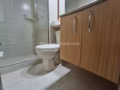 Apartamento de 4 alcobas en venta en La Castellana, Medellín, 82 m² · foto 5 de 15