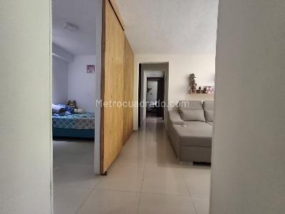Apartamento de 4 alcobas en venta en La Castellana, Medellín, 82 m² · foto 9 de 15