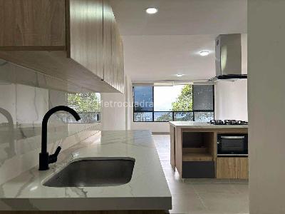 Apartamento de 3 alcobas en venta en Alto De Las Palmas, Medellín, 85 m² · foto 2 de 10