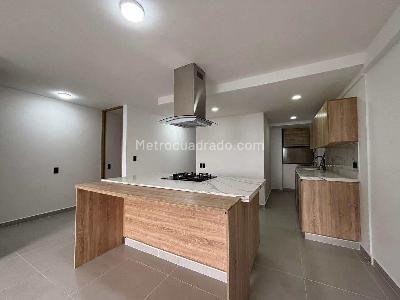 Apartamento de 3 alcobas en venta en Alto De Las Palmas, Medellín, 85 m² · foto 3 de 10