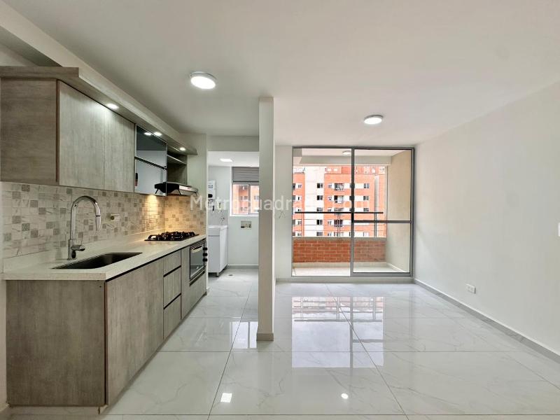 Moderno apartamento de 3 habitaciones en arriendo en San Jose Obrero (Bello) - 4