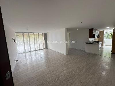 Apartamento de 3 alcobas en venta en Los Balsos 1, Medellín, 94 m² · foto 2 de 20