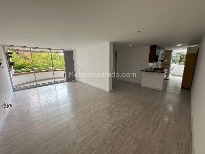 Apartamento de 3 alcobas en venta en Los Balsos 1, Medellín, 94 m² · foto 4 de 20