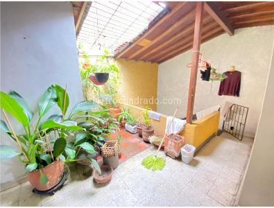 Casa de 5 alcobas en venta en Santa Lucia, Medellín, 176 m² · foto 2 de 20