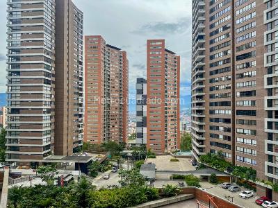 Apartamento de 2 alcobas en venta en Altos Del Poblado, Medellín, 81 m² · foto 1 de 11