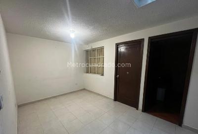 Apartamento de 2 alcobas en arriendo en Britalita, Bogotá, 50 m² · foto 2 de 6