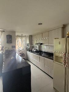 Apartamento de 3 alcobas en venta en Laureles, Medellín, 103 m² · foto 2 de 15