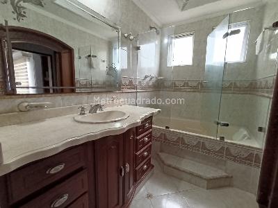 Casa de 5 alcobas en venta en La Castellana, Armenia, 200 m² · foto 13 de 20