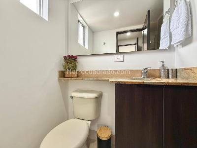 Apartamento de 1 alcoba en arriendo en Los Balsos 2, Medellín, 55 m² · foto 10 de 10