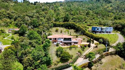 Casa de 5 alcobas en arriendo en Norteamerica, Bello, 580 m² · foto 2 de 20