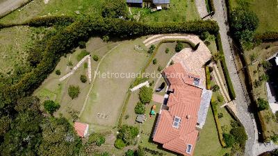Casa de 5 alcobas en arriendo en Norteamerica, Bello, 580 m² · foto 3 de 20