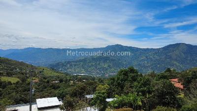 Casa de 5 alcobas en arriendo en Norteamerica, Bello, 580 m² · foto 6 de 20