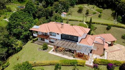 Casa de 5 alcobas en venta en Norteamerica, Bello, 580 m² · foto 4 de 20