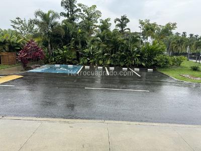 Casa de 4 alcobas en venta en Panamericano, Cali, 300 m² · foto 2 de 17