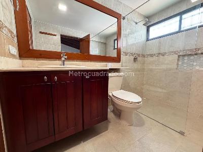 Casa de 3 alcobas en venta en La Castellana, Medellín, 150 m² · foto 10 de 18