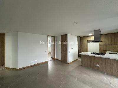 Apartamento de 3 alcobas en venta en Alto De Las Palmas, Medellín, 100 m² · foto 2 de 15
