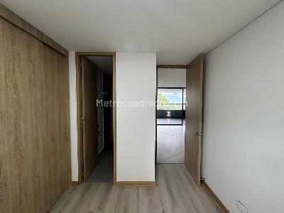 Apartamento de 3 alcobas en venta en Alto De Las Palmas, Medellín, 100 m² · foto 5 de 15