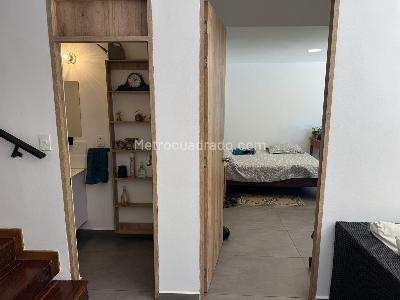 Casa de 5 alcobas en venta en El Tesoro, Medellín, 248 m² · foto 13 de 20