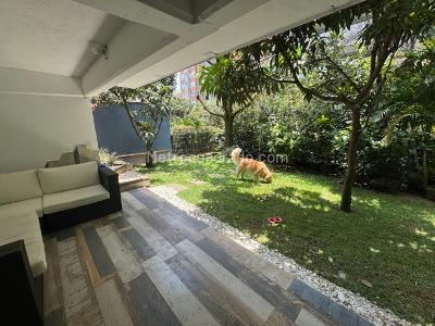 Casa de 5 alcobas en venta en El Tesoro, Medellín, 248 m² · foto 2 de 20