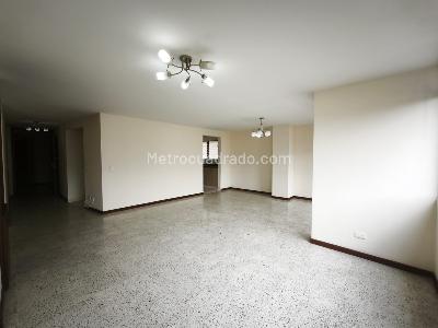 Apartamento de 3 alcobas en venta en Conquistadores, Medellín, 142 m² · foto 2 de 20