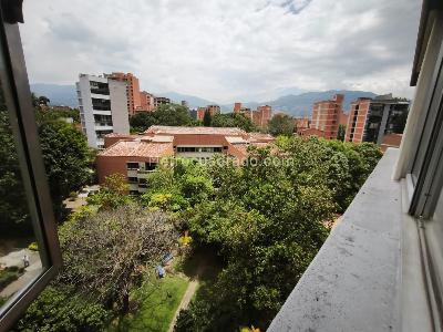 Apartamento de 3 alcobas en venta en Conquistadores, Medellín, 142 m² · foto 5 de 20
