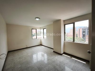 Apartamento de 3 alcobas en venta en Conquistadores, Medellín, 142 m² · foto 7 de 20