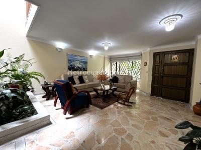 Casa de 5 alcobas en venta en El Ingenio, Cali, 507 m² · foto 3 de 20
