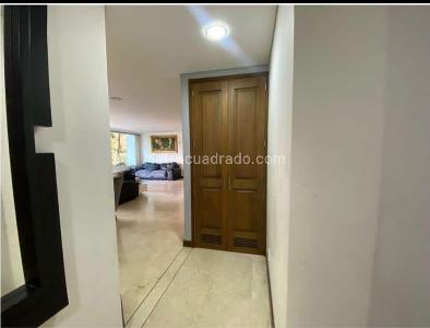 Apartamento de 5 alcobas en venta en Laureles, Medellín, 129 m² · foto 11 de 16