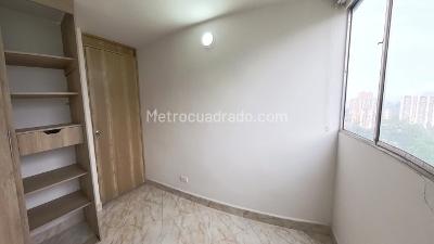 Apartamento de 3 alcobas en venta en Vereda El Porvenir, Itagüí, 55 m² · foto 5 de 10