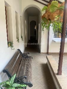 Casa de 5 alcobas en venta en Laureles, Medellín, 390 m² · foto 2 de 14