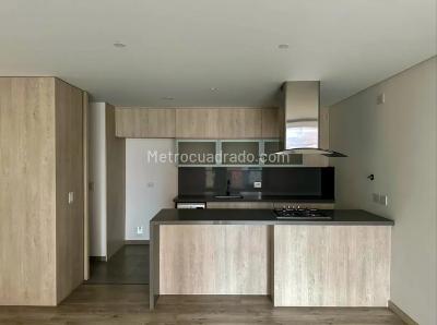 Apartamento en venta en Altos Del Poblado, Medellín · foto 2 de 6