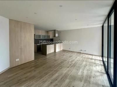 Apartamento en venta en Altos Del Poblado, Medellín · foto 3 de 6