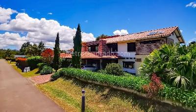 Casa de 4 alcobas en venta en Llanogrande, Rionegro, 430 m² · foto 3 de 20