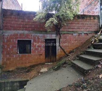 Casa de 3 alcobas en venta en Prado, Medellín, 161 m² · foto 2 de 10