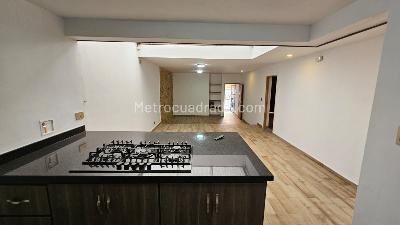 Casa de 3 alcobas en venta en La America, Medellín, 200 m² · foto 2 de 20