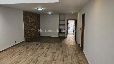 Casa de 3 alcobas en venta en La America, Medellín, 200 m² · foto 3 de 20
