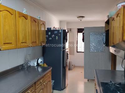 Apartamento de 3 alcobas en venta en Laureles, Medellín, 146 m² · foto 5 de 18
