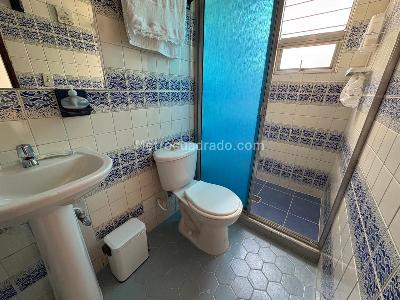 Casa de 5 alcobas en venta en Los Colores, Medellín, 207 m² · foto 4 de 13