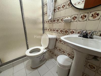 Casa de 5 alcobas en venta en Los Colores, Medellín, 207 m² · foto 10 de 13