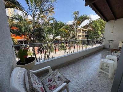 Casa de 5 alcobas en venta en Los Colores, Medellín, 207 m² · foto 12 de 13