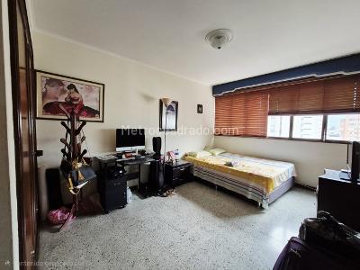 Apartamento en venta en La Candelaria, Medellín · foto 18 de 20