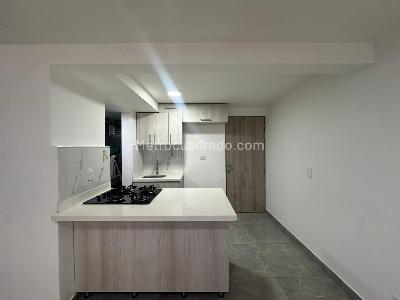 Apartamento de 3 alcobas en venta en Altos De Maria Auxiliadora, Sabaneta, 55 m² · foto 2 de 13