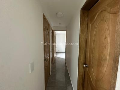 Apartamento de 3 alcobas en venta en Altos De Maria Auxiliadora, Sabaneta, 55 m² · foto 5 de 13