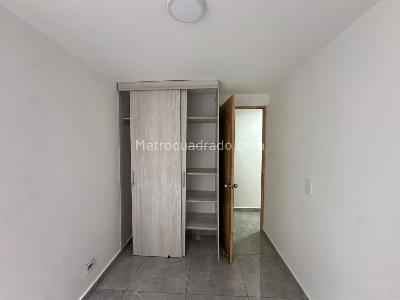 Apartamento de 3 alcobas en venta en Altos De Maria Auxiliadora, Sabaneta, 55 m² · foto 7 de 13