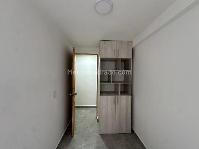 Apartamento de 3 alcobas en venta en Altos De Maria Auxiliadora, Sabaneta, 55 m² · foto 9 de 13