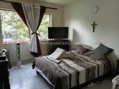Casa de 5 alcobas en venta en Santa Lucia, Medellín, 200 m² · foto 8 de 16