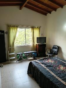 Casa de 5 alcobas en venta en Santa Lucia, Medellín, 200 m² · foto 13 de 16