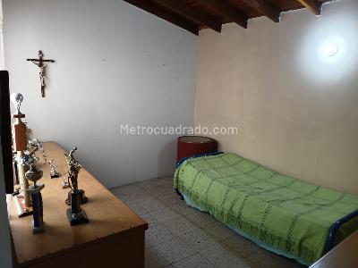 Casa de 5 alcobas en venta en Santa Lucia, Medellín, 200 m² · foto 14 de 16